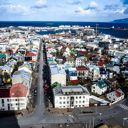 Freyja & Reykjavík